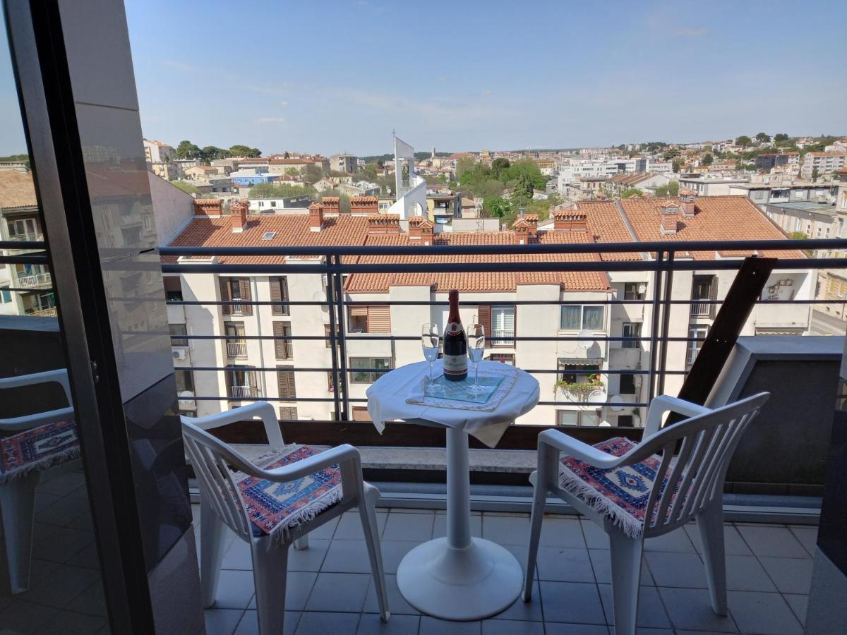 Iva Apartman Pula Exterior foto